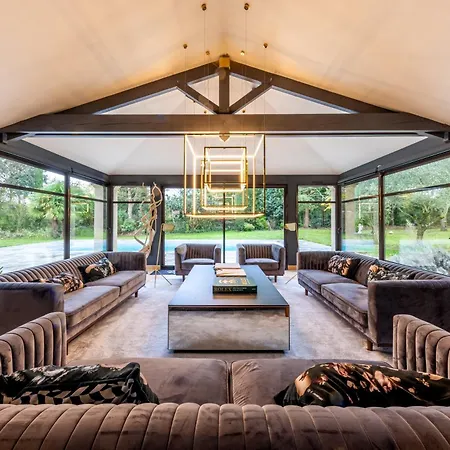 Вилла Manoir De L'aubiniere *