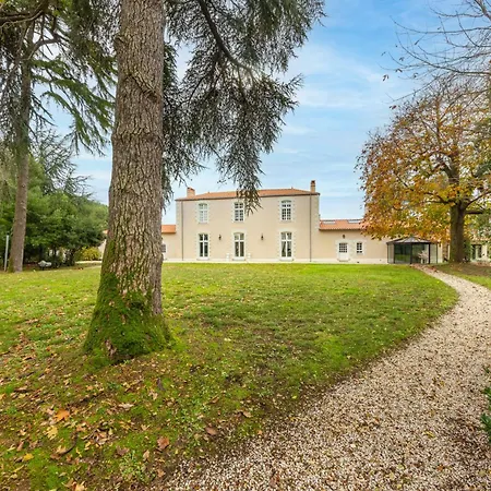 Вилла Manoir De L'aubiniere *