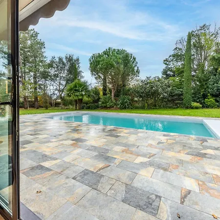 Manoir De L'aubiniere *