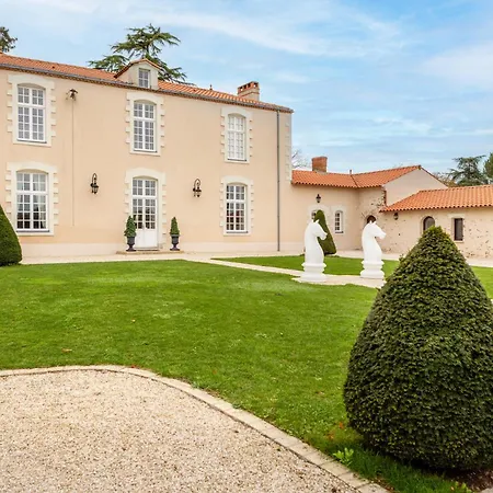 Manoir De L'aubiniere