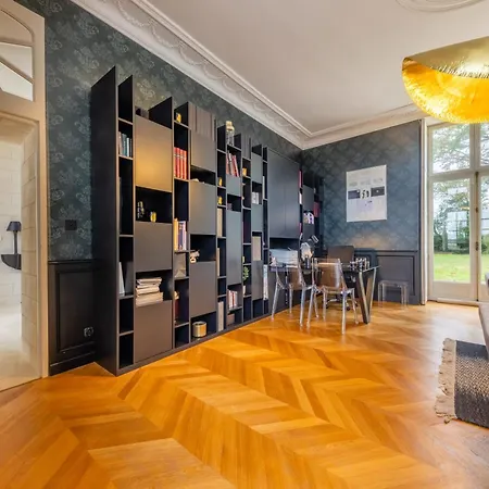 Вилла Manoir De L'aubiniere