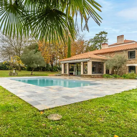 Manoir De L'aubiniere *