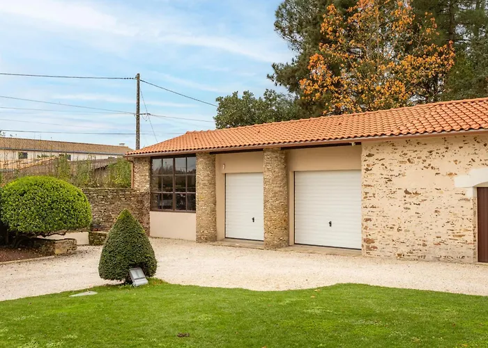 Manoir De L'aubiniere *