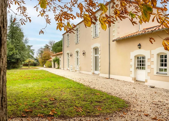 Manoir De L'aubiniere